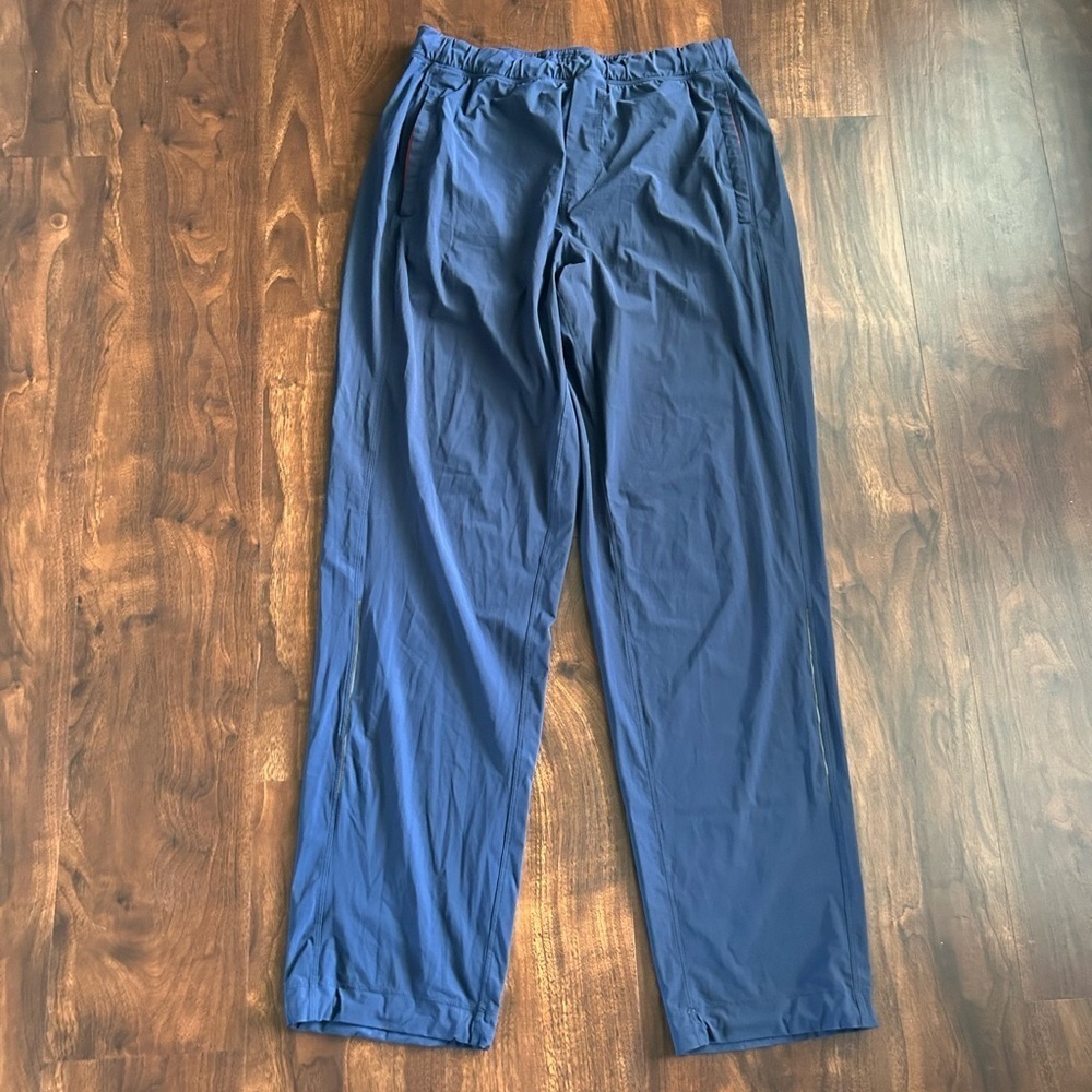 Lululemon Cutback Track Pants 
Navy Blue 
Size Large 
Cinch Hem